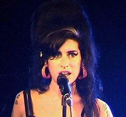 Amy Winehouses Brautkleid gestohlen